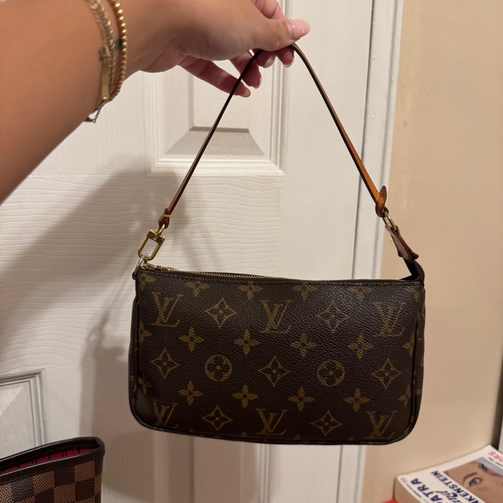 Louis Vuitton Monogram Pochette